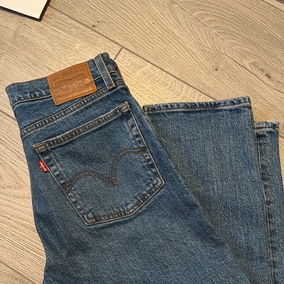 Levi’s Wedgie Straight Jeans- 26”W - Picture 7 of 9